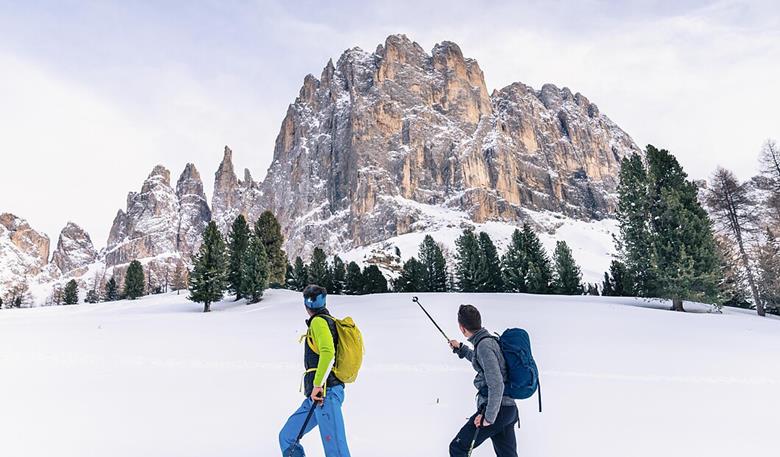 Guided snowshoe hikes in Tiers am Rosengarten