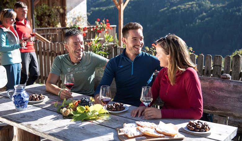 Törggelen in autunno: escursione guidata, degustazione di vini e pranzo tipico dell’Alto Adige