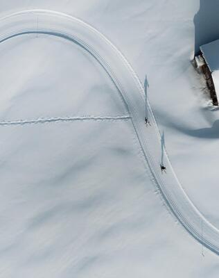 Luftbild der Langlaufloipe Seiser Alm