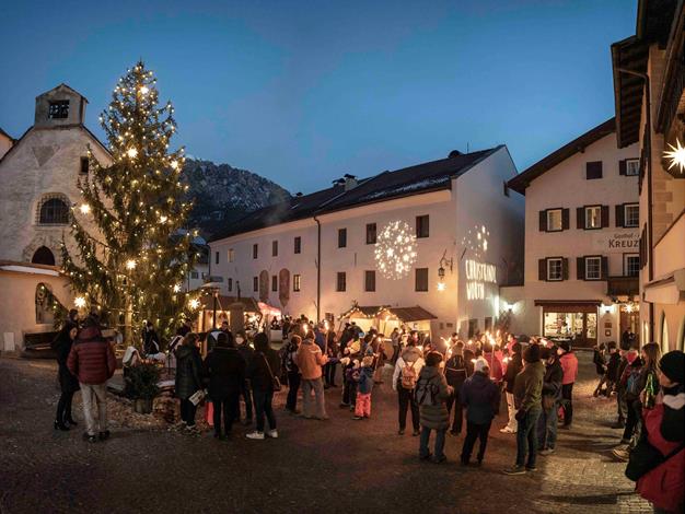 voelser-weihnachtsmarkt-helmuth-rier-kl