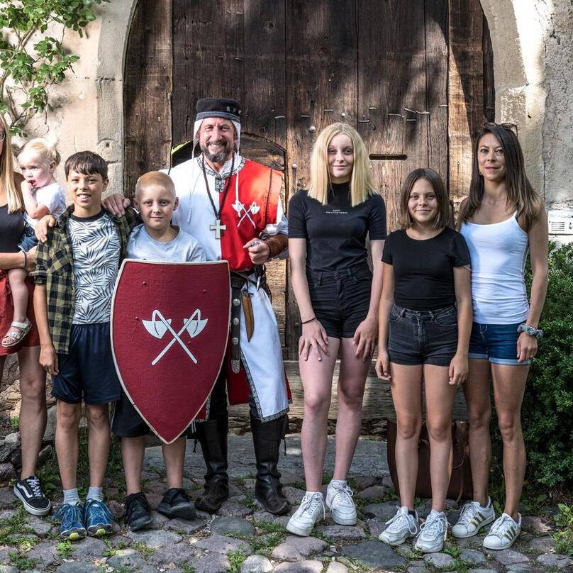 Children discover Prösels Castle