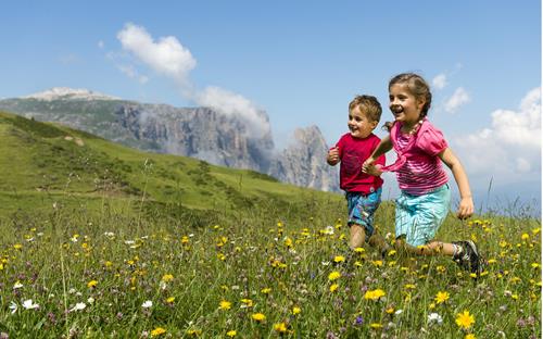 Hiking with kids around the Seiser Alm in South Tyrol