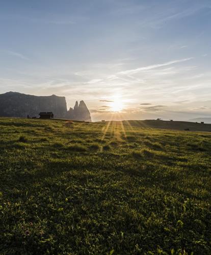 Adventure tips, cult places and breathtaking scenery on the Seiser Alm in the Dolomites