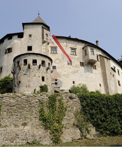 On the trail of knights in Prösels Castle and witches in the vacation area Seiser Alm