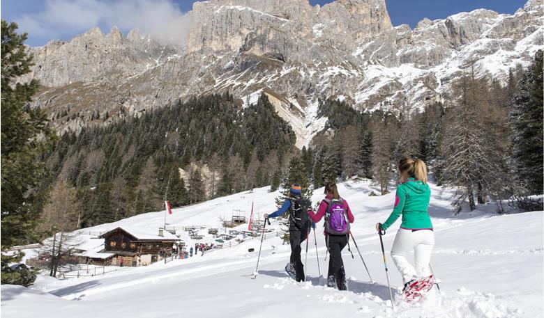 Guided snowshoe hikes in Tiers am Rosengarten