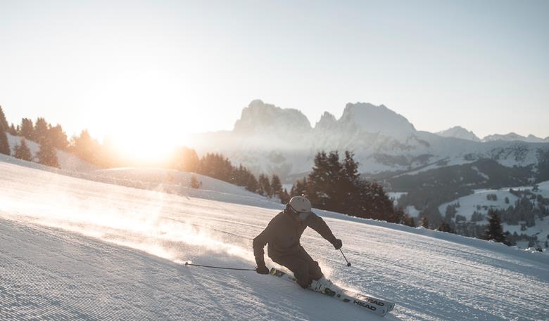 Early bird skiing mit Almfrühstück