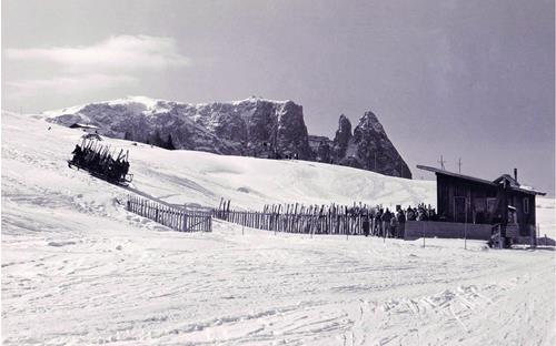 1-schlittenlift-joch-panorama-seiser-alm-erbaut-1938
