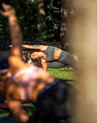 tv-kastelruth-yoga-high-16-kl