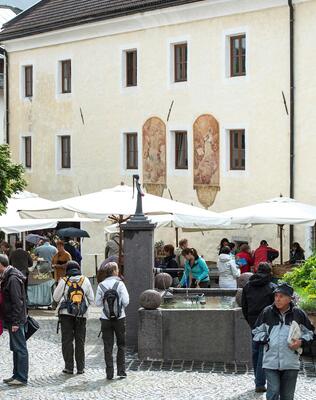farmers’ market