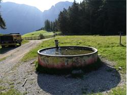 Achtsam am Berg - Brunnen Schnaggenkreuz, Völs am Schlern
