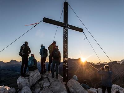 Sunrise hike on mount Sciliar with breakfast at the Schlernhaus mountain refuge