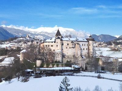 Prösels Castle during winter: Winter tour with warm mulled apple mix