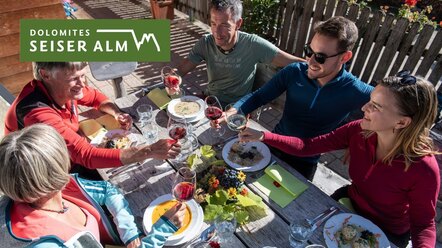 Törggelen: Hiking, wine tasting and culinary delights