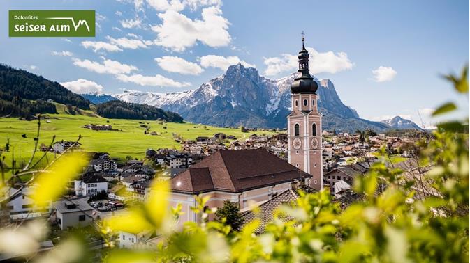 Kastelruth - A lively village in the Dolomites