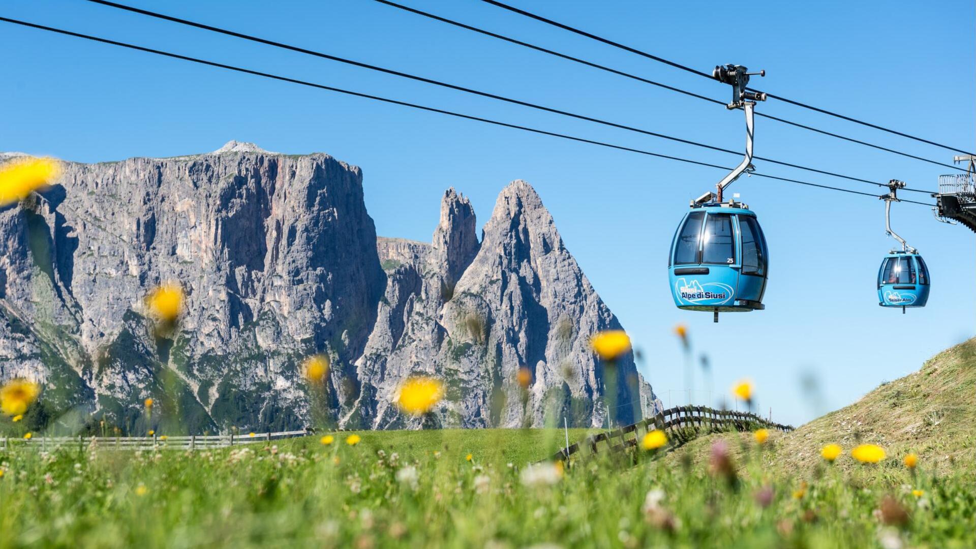 Umlaufbahn Seiser Alm mit Blick auf den Schlern